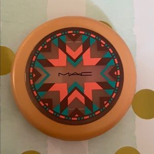 MAC Illuminating Powder